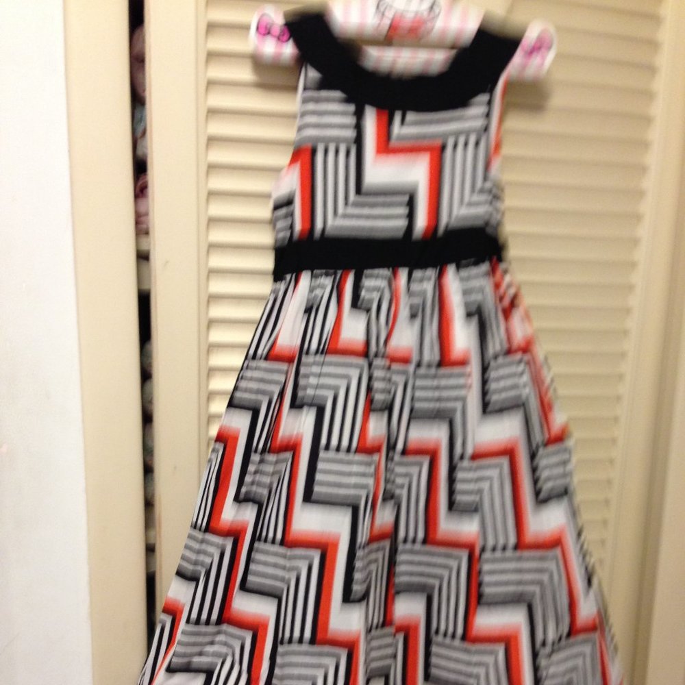 Pippa & Julie Dress Size 6 - Gently used.